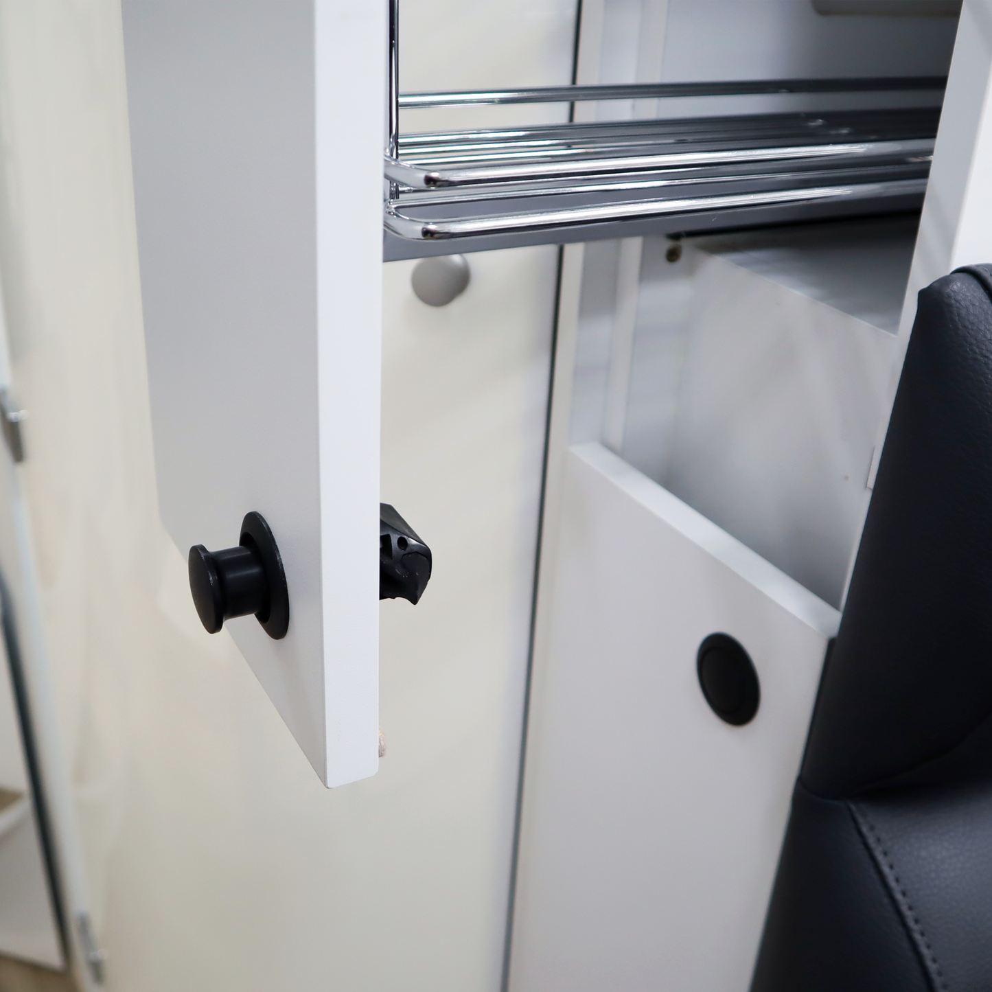 Push Handle Knob Latch